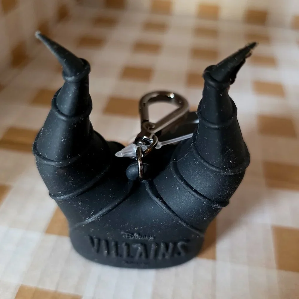 NWT Disney MALEFICENT Glow-in-the-Dark Gems PocketBac Clip Villains Collection